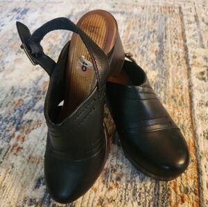 Women's clogs